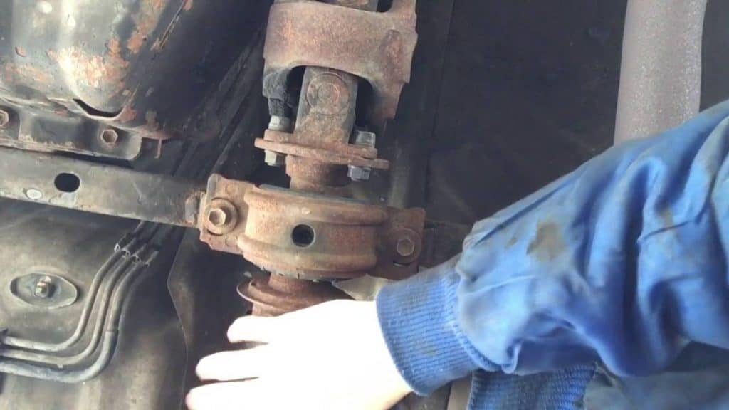 Symptoms of a failing carrier bearing